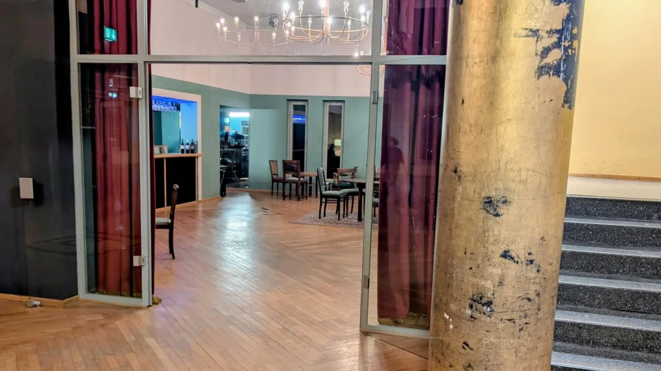 Café Manzũl im Puschkino | Bild: Alexander Terhorst