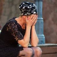 Sarg zu – Augen auf Sarg zu – Augen auf